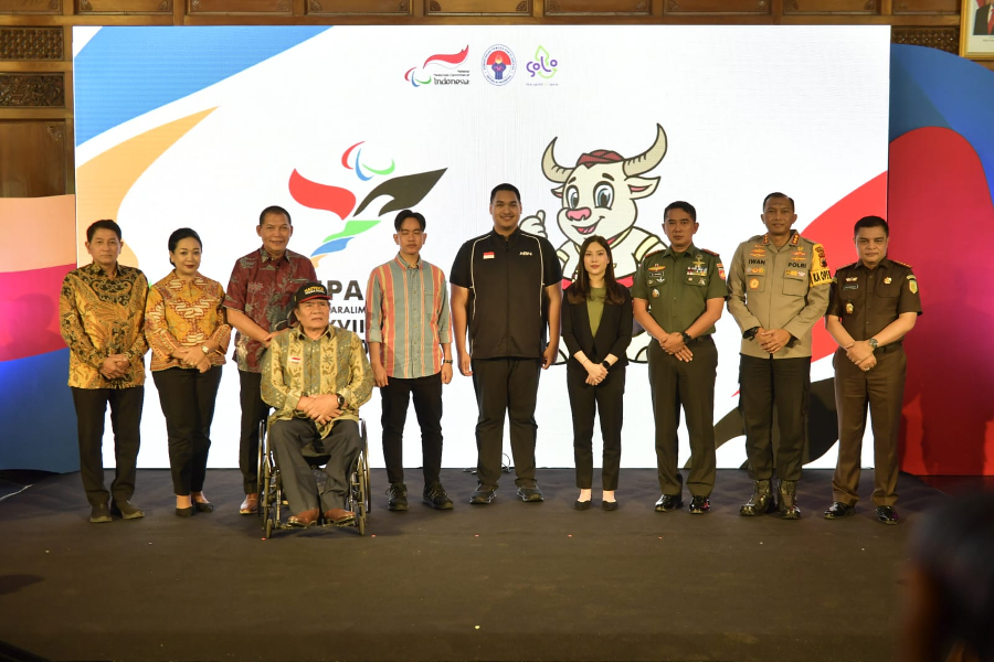 Menpora RI Dito Ariotedjo melaunching logo dan maskot Pekan Paralimpik Nasional (Peparnas) XVII Tahun 2024 di Balai Kota Solo, Jawa Tengah. (BeritaNasional/bagus/kemenpora.go.id)