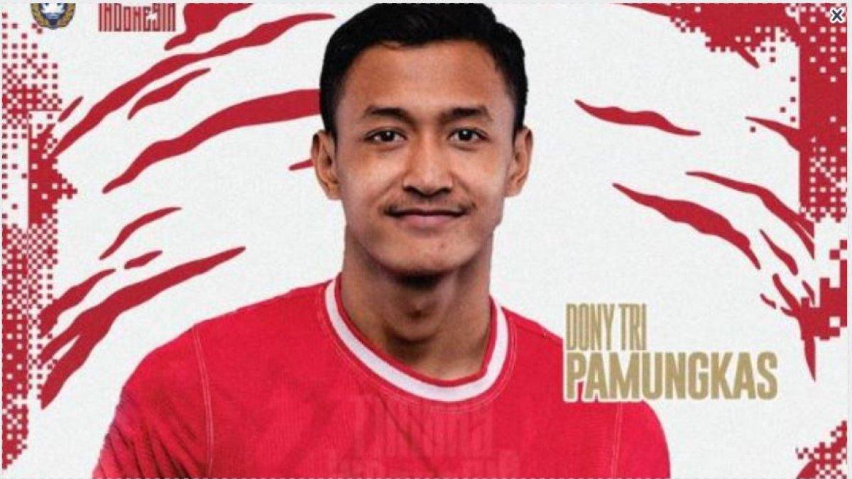 Potret Dony Tri Pamungkas, pemain terbaik Piala ASEAN Cup U-19 2024 milik Timnas U-19 Indonesia yang diunggah melalui instagram @timnas.indonesia pada Senin 29 Juli 2024. Sosok pemain yang merupakan adik dari legenda Arema FC, Joko Sasongko.